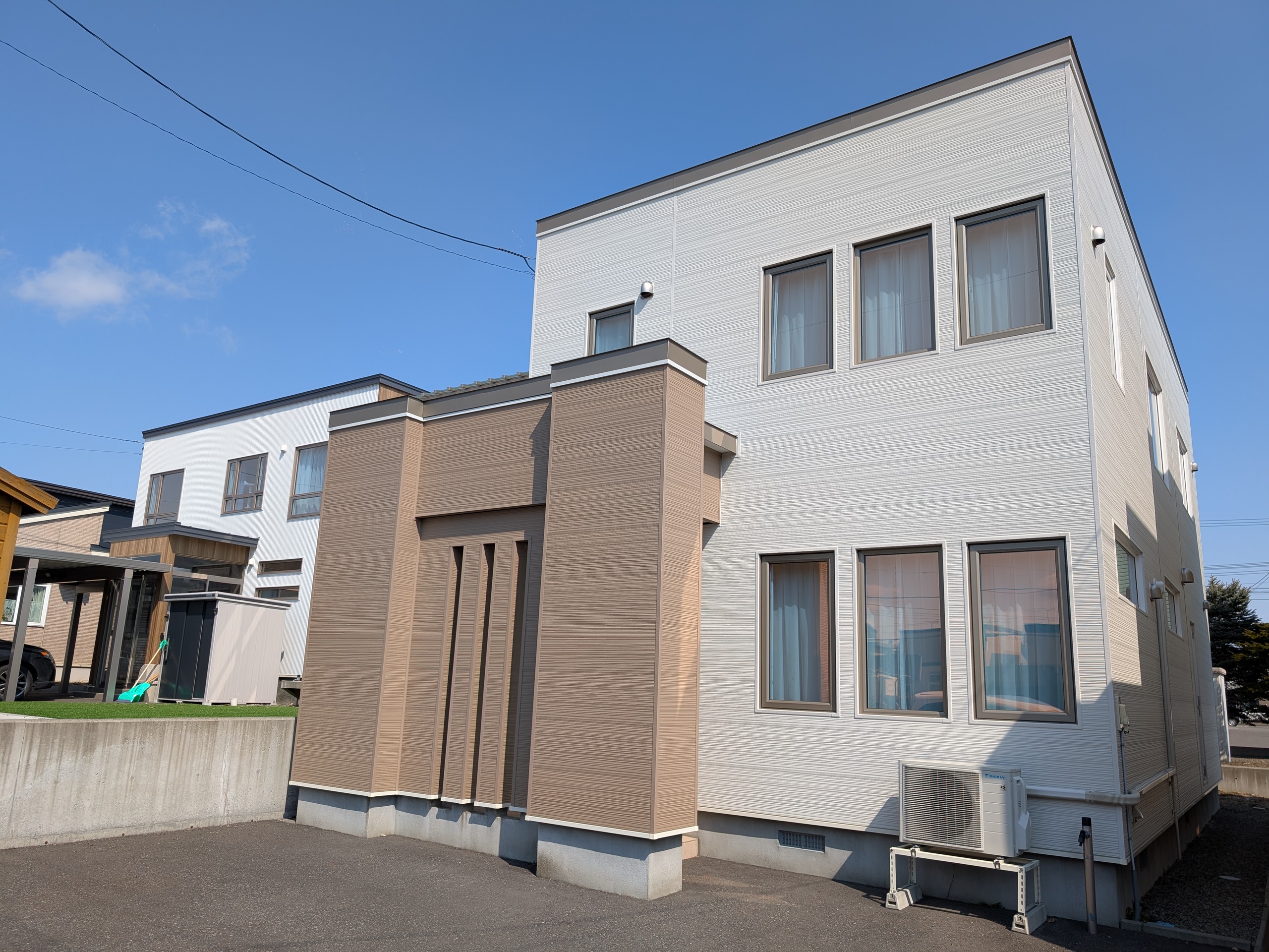 優しい色みでナチュラルな印象のお家